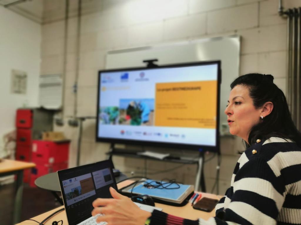 The round table moderated by Paola Pinna (INSERM)